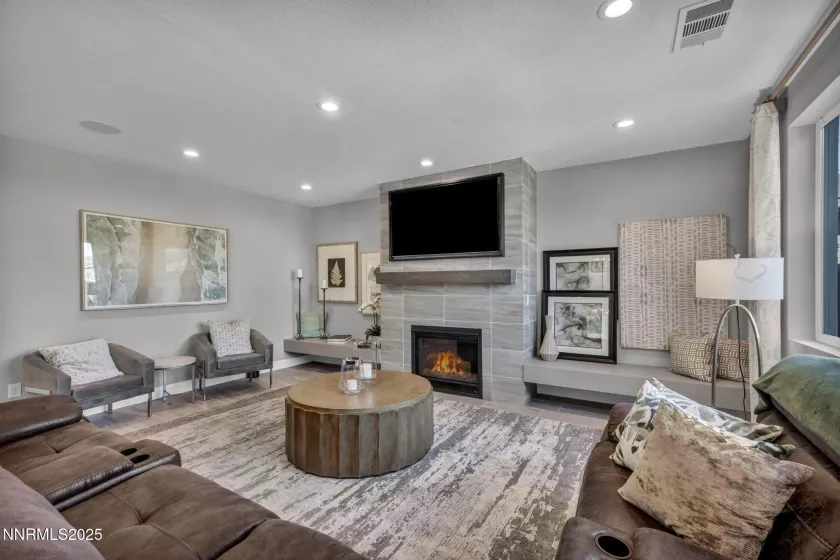 7938 Blue Earth, Sparks, Nevada 89436, 3 Bedrooms Bedrooms, ,3 BathroomsBathrooms,Residential,Residential,Blue Earth,250054222