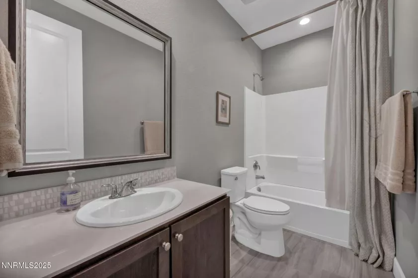 7938 Blue Earth, Sparks, Nevada 89436, 3 Bedrooms Bedrooms, ,3 BathroomsBathrooms,Residential,Residential,Blue Earth,250054222