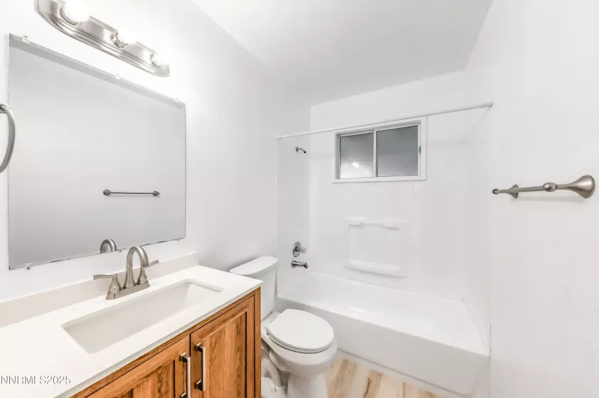 465 Lenwood Drive, Sparks, Nevada 89431, 3 Bedrooms Bedrooms, ,2 BathroomsBathrooms,Residential,Residential,Lenwood Drive,250054224