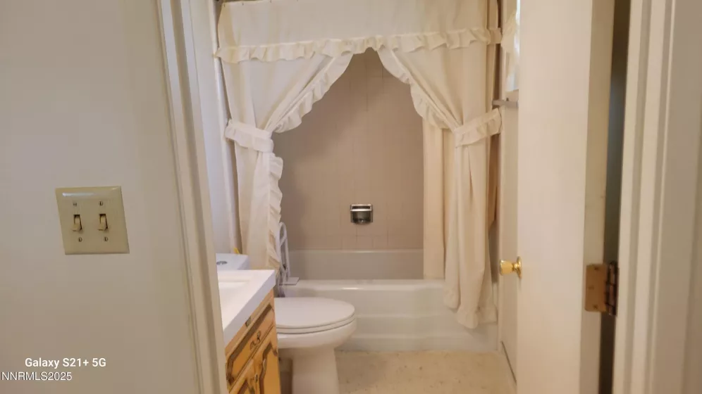 1010 Winnie, Carson City, Nevada 89701, 3 Bedrooms Bedrooms, ,2 BathroomsBathrooms,Residential,Residential,Winnie,250054226
