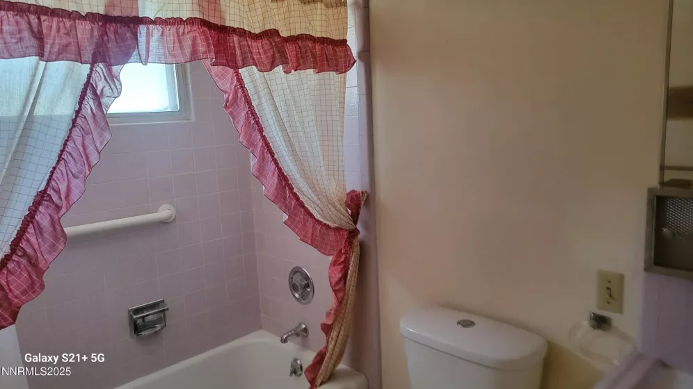 1010 Winnie, Carson City, Nevada 89701, 3 Bedrooms Bedrooms, ,2 BathroomsBathrooms,Residential,Residential,Winnie,250054226