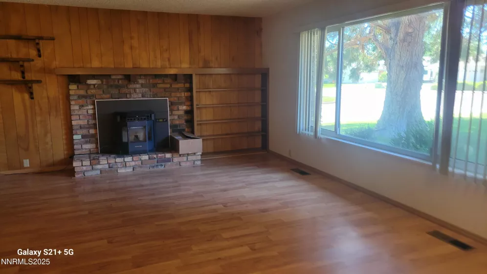 1010 Winnie, Carson City, Nevada 89701, 3 Bedrooms Bedrooms, ,2 BathroomsBathrooms,Residential,Residential,Winnie,250054226