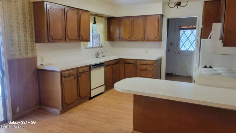 1010 Winnie, Carson City, Nevada 89701, 3 Bedrooms Bedrooms, ,2 BathroomsBathrooms,Residential,Residential,Winnie,250054226