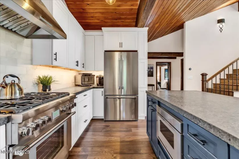 370 Summit, Stateline, Nevada 89449, 2 Bedrooms Bedrooms, ,3 BathroomsBathrooms,Residential,Residential,Summit,250054233