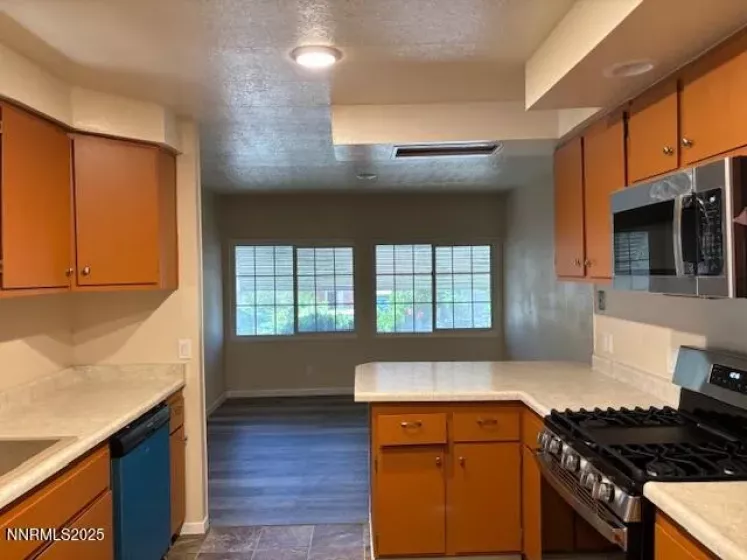 255 Zircon, Reno, Nevada 89521, 3 Bedrooms Bedrooms, ,3 BathroomsBathrooms,Residential,Residential,Zircon,250054248