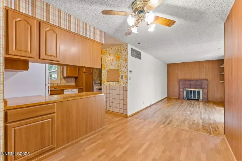 119 Devere, Sparks, Nevada 89431, 4 Bedrooms Bedrooms, ,2 BathroomsBathrooms,Residential,Residential,Devere,250054247