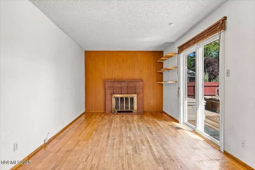119 Devere, Sparks, Nevada 89431, 4 Bedrooms Bedrooms, ,2 BathroomsBathrooms,Residential,Residential,Devere,250054247