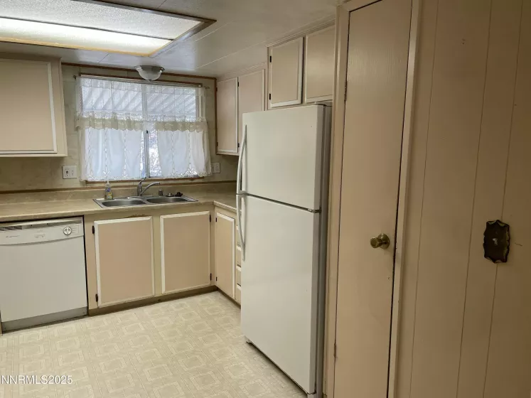 1236 Kingslane, Gardnerville, Nevada 89410, 2 Bedrooms Bedrooms, ,2 BathroomsBathrooms,Residential,Residential,Kingslane,250054263