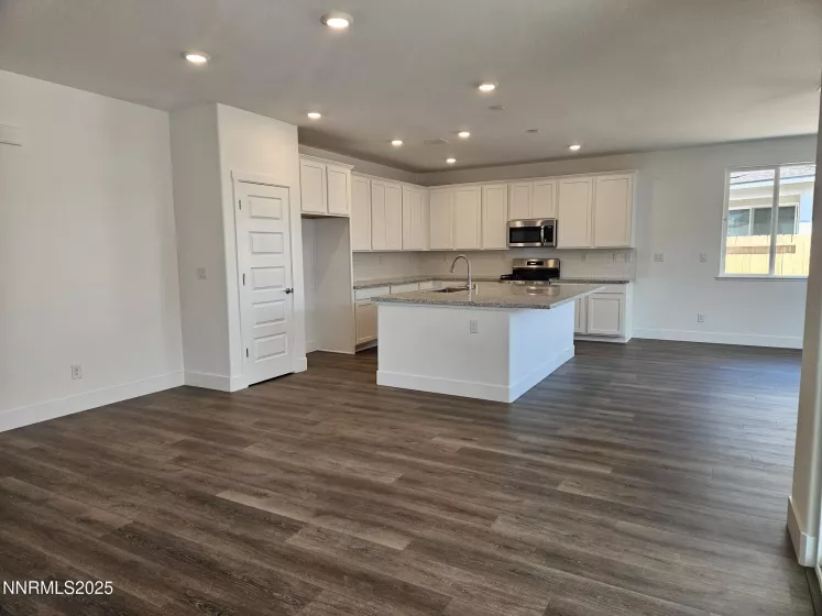 1205 Spur, Gardnerville, Nevada 89410, 3 Bedrooms Bedrooms, ,2 BathroomsBathrooms,Residential,Residential,Spur,250052701