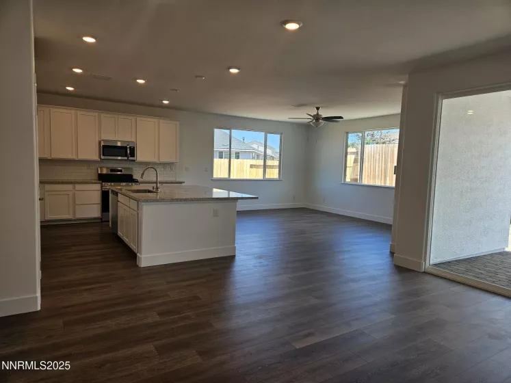 1205 Spur, Gardnerville, Nevada 89410, 3 Bedrooms Bedrooms, ,2 BathroomsBathrooms,Residential,Residential,Spur,250052701