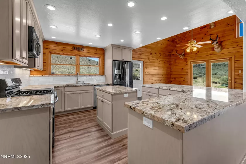 10310 Matterhorn, Reno, Nevada 89506, 3 Bedrooms Bedrooms, ,2 BathroomsBathrooms,Residential,Residential,Matterhorn,250054330