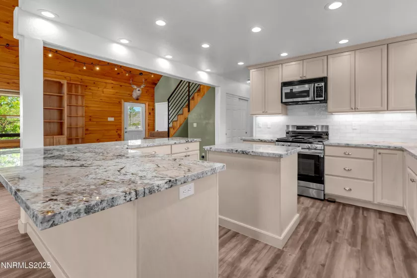 10310 Matterhorn, Reno, Nevada 89506, 3 Bedrooms Bedrooms, ,2 BathroomsBathrooms,Residential,Residential,Matterhorn,250054330
