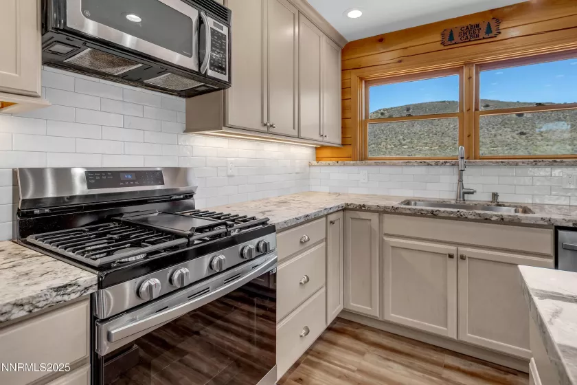 10310 Matterhorn, Reno, Nevada 89506, 3 Bedrooms Bedrooms, ,2 BathroomsBathrooms,Residential,Residential,Matterhorn,250054330