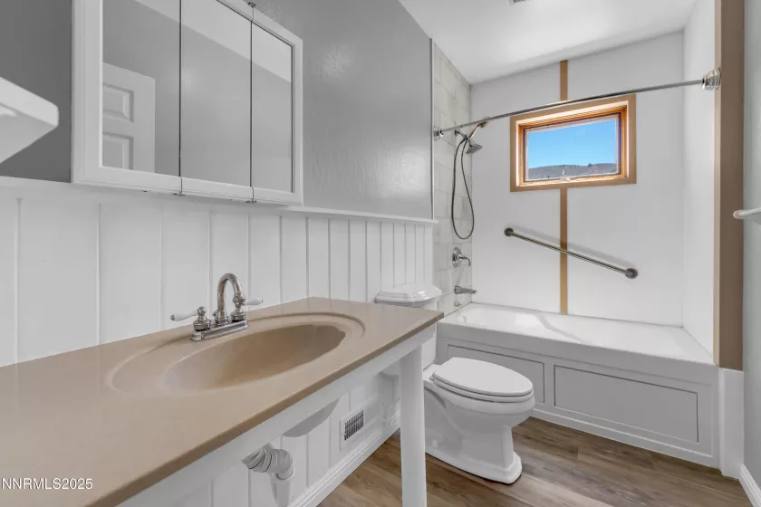 10310 Matterhorn, Reno, Nevada 89506, 3 Bedrooms Bedrooms, ,2 BathroomsBathrooms,Residential,Residential,Matterhorn,250054330