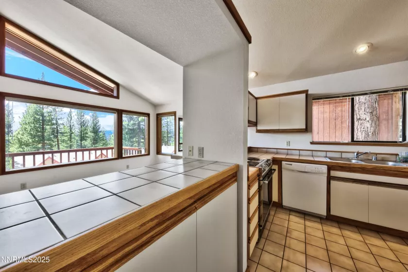 609 Lariat, Incline Village, Nevada 89451, 2 Bedrooms Bedrooms, ,2 BathroomsBathrooms,Residential,Residential,Lariat,250054331