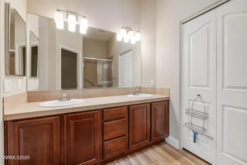 1475 Teal, Carson City, Nevada 89701, 2 Bedrooms Bedrooms, ,3 BathroomsBathrooms,Residential,Residential,Teal,250054347