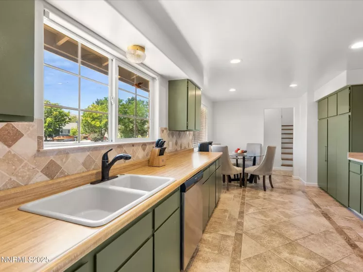 50 Spring Mountain, Sparks, Nevada 89436, 4 Bedrooms Bedrooms, ,3 BathroomsBathrooms,Residential,Residential,Spring Mountain,250054348