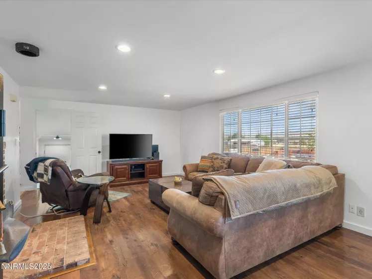 50 Spring Mountain, Sparks, Nevada 89436, 4 Bedrooms Bedrooms, ,3 BathroomsBathrooms,Residential,Residential,Spring Mountain,250054348