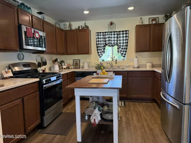 242 Glen Vista, Dayton, Nevada 89403, 3 Bedrooms Bedrooms, ,2 BathroomsBathrooms,Residential,Residential,Glen Vista,250054352