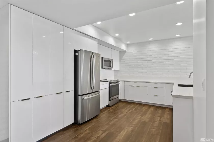 1200 Riverside, Reno, Nevada 89503, 1 Bedroom Bedrooms, ,1 BathroomBathrooms,Residential,Residential,Riverside,250054353