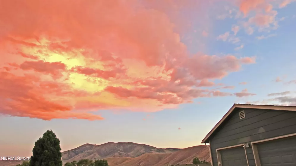 10725 Santa Fe, Reno, Nevada 89508, 5 Bedrooms Bedrooms, ,3 BathroomsBathrooms,Residential,Residential,Santa Fe,250054354