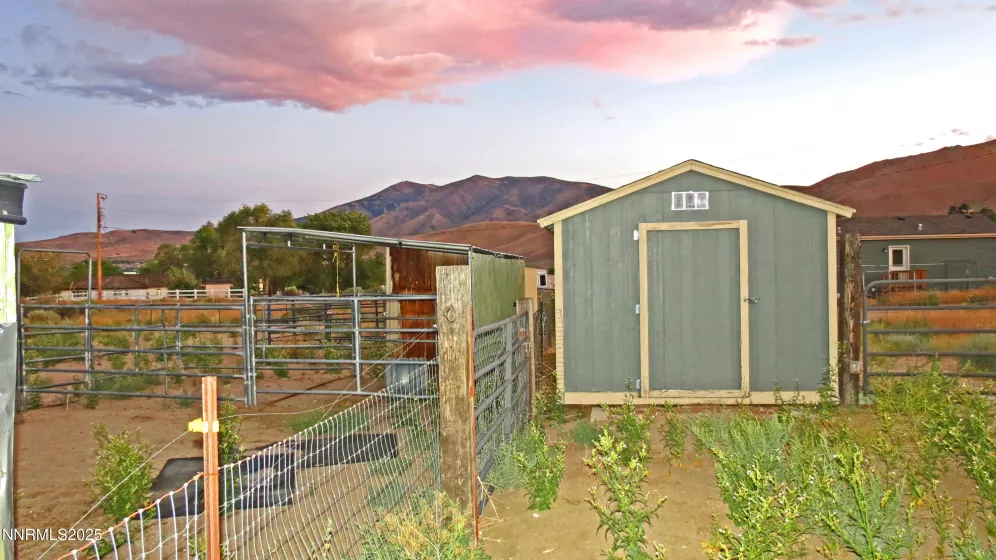 10725 Santa Fe, Reno, Nevada 89508, 5 Bedrooms Bedrooms, ,3 BathroomsBathrooms,Residential,Residential,Santa Fe,250054354