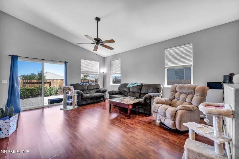 650 Panama, Sparks, Nevada 89436, 3 Bedrooms Bedrooms, ,2 BathroomsBathrooms,Residential,Residential,Panama,250054355