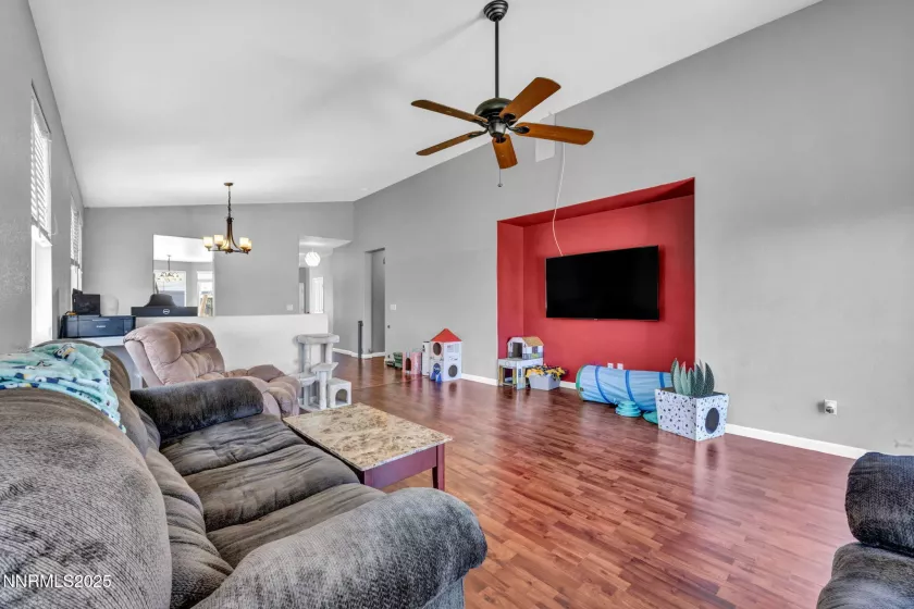 650 Panama, Sparks, Nevada 89436, 3 Bedrooms Bedrooms, ,2 BathroomsBathrooms,Residential,Residential,Panama,250054355
