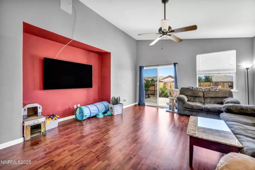 650 Panama, Sparks, Nevada 89436, 3 Bedrooms Bedrooms, ,2 BathroomsBathrooms,Residential,Residential,Panama,250054355