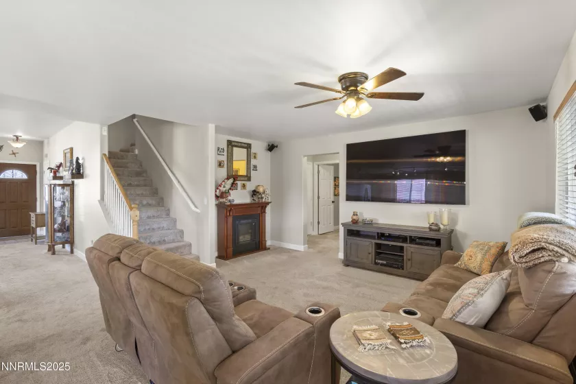 7455 Gato, Sparks, Nevada 89436, 5 Bedrooms Bedrooms, ,4 BathroomsBathrooms,Residential,Residential,Gato,250054379