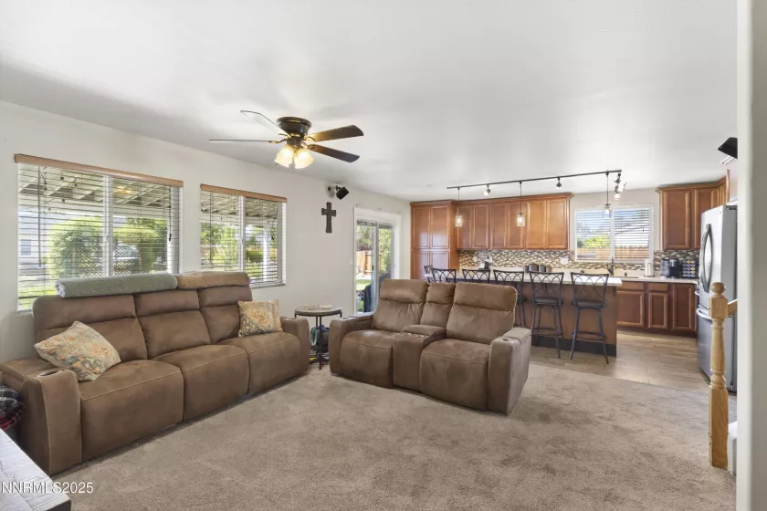 7455 Gato, Sparks, Nevada 89436, 5 Bedrooms Bedrooms, ,4 BathroomsBathrooms,Residential,Residential,Gato,250054379