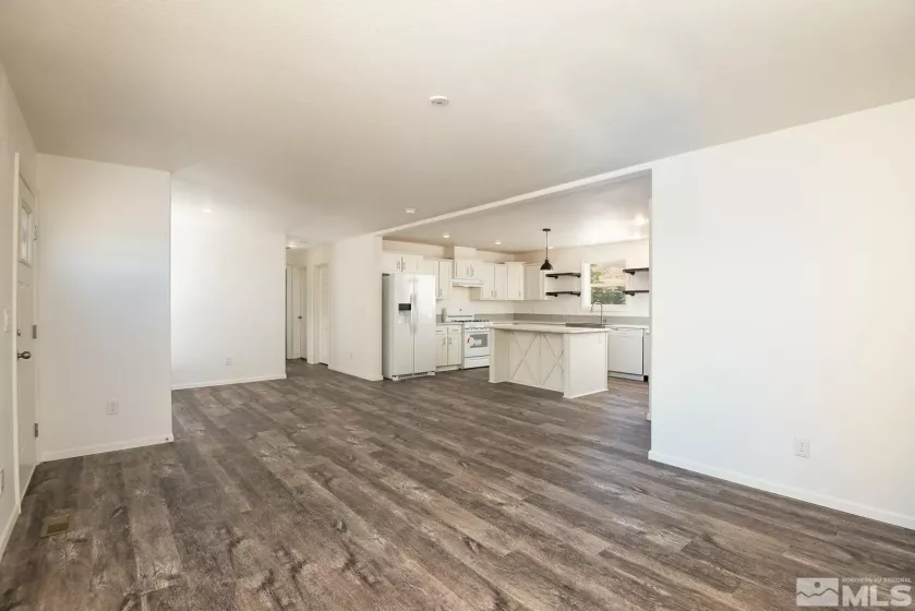 118 4th, Yerington, Nevada 89447, 3 Bedrooms Bedrooms, ,2 BathroomsBathrooms,Residential,Residential,4th,250054387