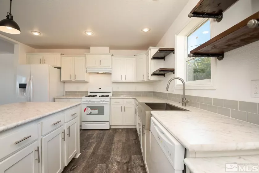 118 4th, Yerington, Nevada 89447, 3 Bedrooms Bedrooms, ,2 BathroomsBathrooms,Residential,Residential,4th,250054387