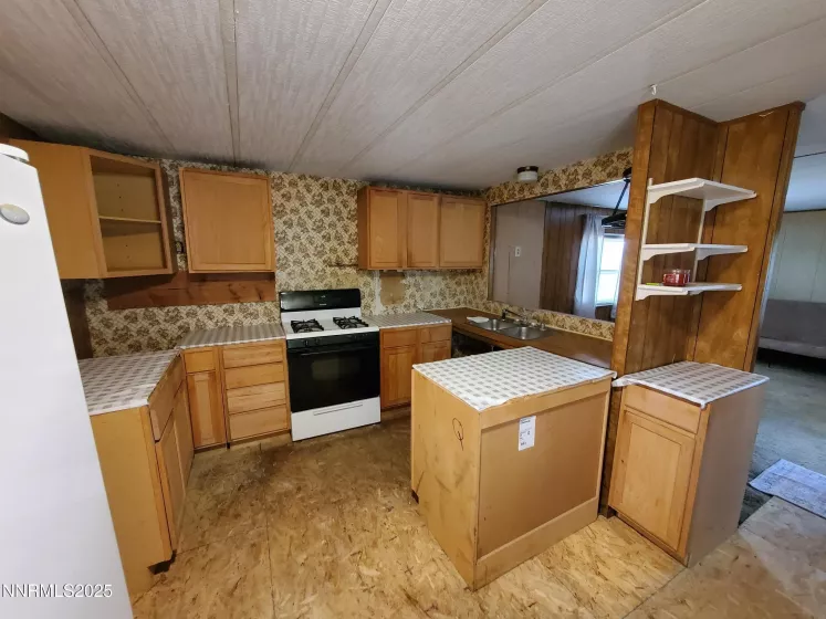 4140 Golden Circle, Winnemucca, Nevada 89445, 3 Bedrooms Bedrooms, ,2 BathroomsBathrooms,Residential,Residential,Golden Circle,250054389