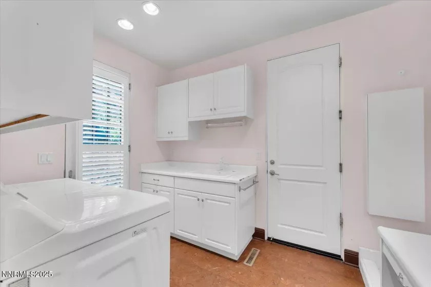 6380 Wetzel, Reno, Nevada 89511, 3 Bedrooms Bedrooms, ,3 BathroomsBathrooms,Residential,Residential,Wetzel,250052444