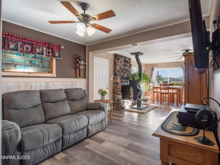 136 Palmer, Topaz, California 96133, 2 Bedrooms Bedrooms, ,2 BathroomsBathrooms,Residential,Residential,Palmer,250054392
