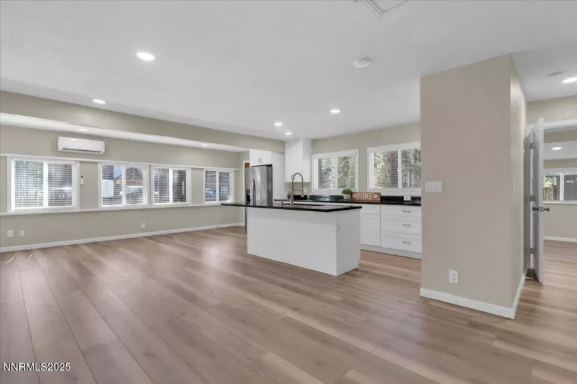 1094 Johnson, South Lake Tahoe, California 96150, 2 Bedrooms Bedrooms, ,2 BathroomsBathrooms,Residential,Residential,Johnson,250052693