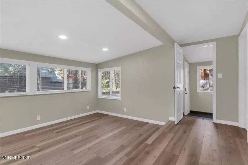 1094 Johnson, South Lake Tahoe, California 96150, 2 Bedrooms Bedrooms, ,2 BathroomsBathrooms,Residential,Residential,Johnson,250052693
