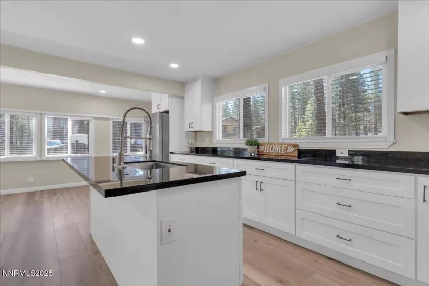 1094 Johnson, South Lake Tahoe, California 96150, 2 Bedrooms Bedrooms, ,2 BathroomsBathrooms,Residential,Residential,Johnson,250052693