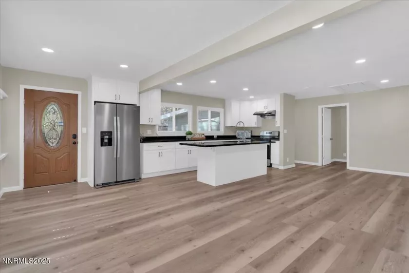 1094 Johnson, South Lake Tahoe, California 96150, 2 Bedrooms Bedrooms, ,2 BathroomsBathrooms,Residential,Residential,Johnson,250052693