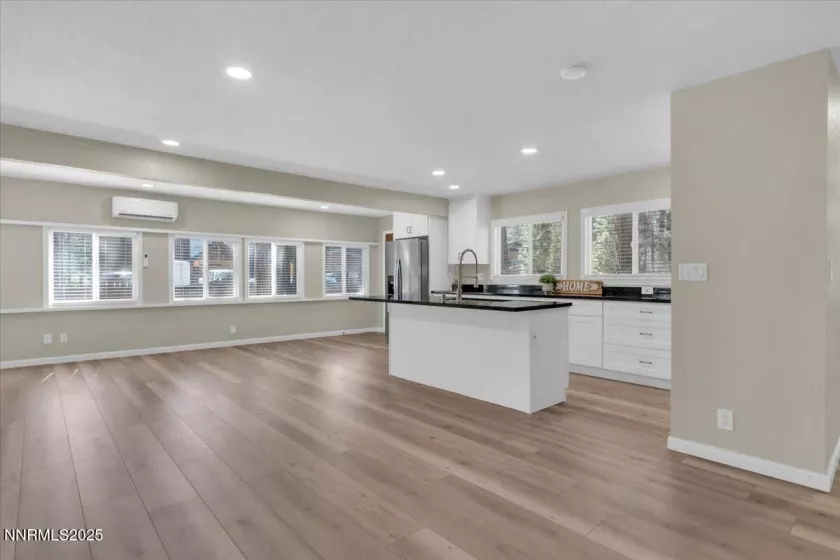 1094 Johnson, South Lake Tahoe, California 96150, 2 Bedrooms Bedrooms, ,2 BathroomsBathrooms,Residential,Residential,Johnson,250052693