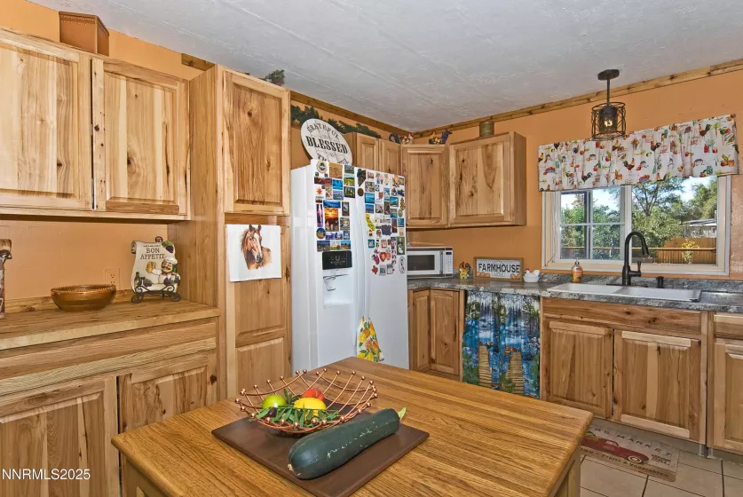 3460 Pershing, Washoe Valley, Nevada 89704, 3 Bedrooms Bedrooms, ,2 BathroomsBathrooms,Residential,Residential,Pershing,250054394