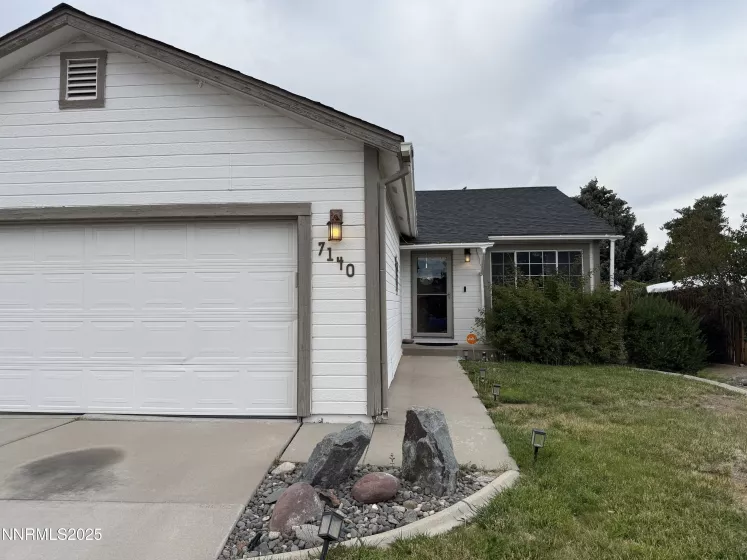 7140 Lindsey, Sparks, Nevada 89436, 3 Bedrooms Bedrooms, ,2 BathroomsBathrooms,Residential,Residential,Lindsey,250054397