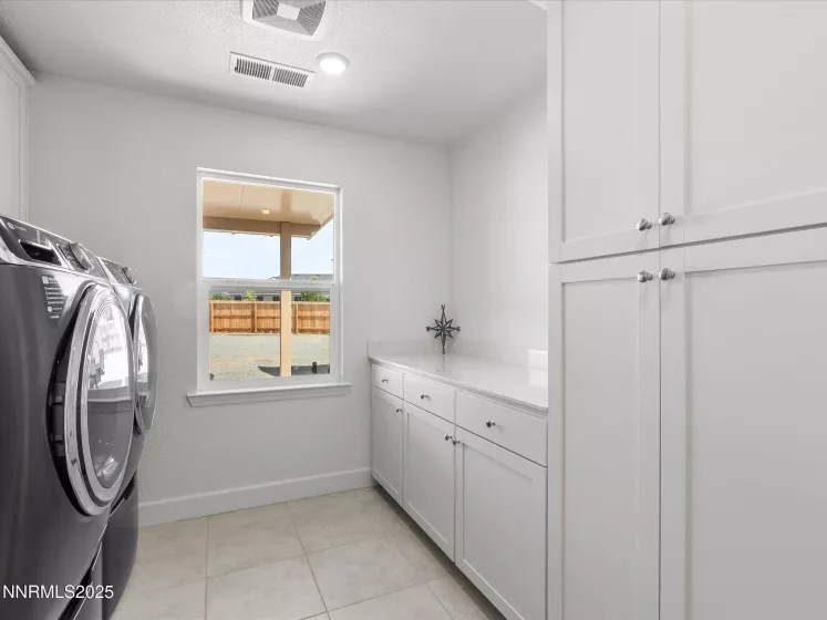 200 Great Vine, Sparks, Nevada 89441, 5 Bedrooms Bedrooms, ,3 BathroomsBathrooms,Residential,Residential,Great Vine,250054403