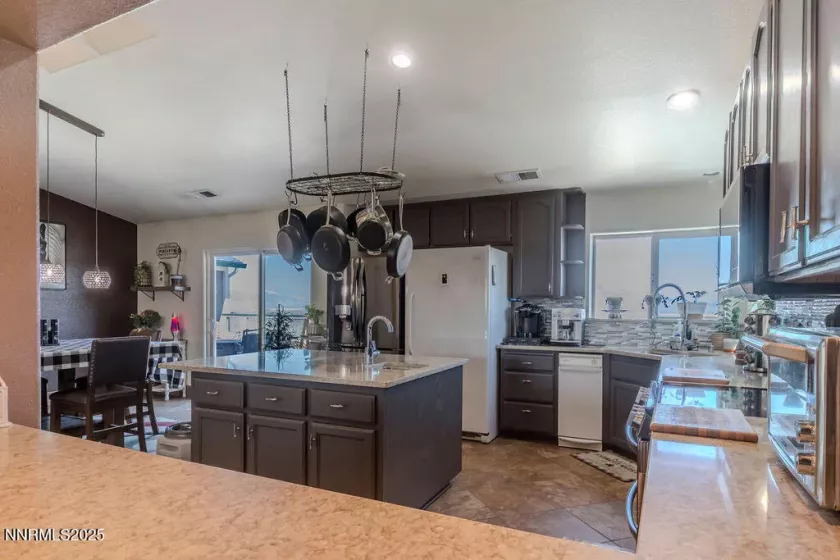 1875 View, Fernley, Nevada 89408, 4 Bedrooms Bedrooms, ,3 BathroomsBathrooms,Residential,Residential,View,250054405