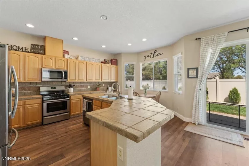 2415 Lincoln Meadows, Reno, Nevada 89521, 3 Bedrooms Bedrooms, ,2 BathroomsBathrooms,Residential,Residential,Lincoln Meadows,250054412