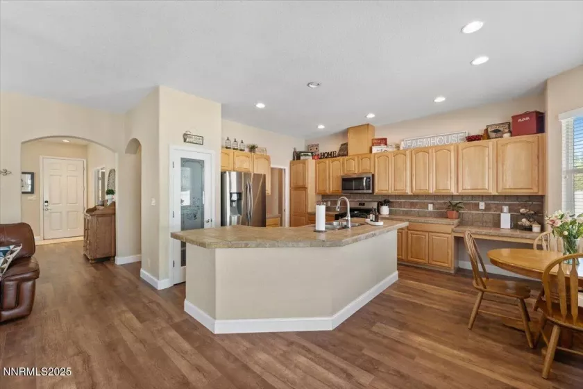 2415 Lincoln Meadows, Reno, Nevada 89521, 3 Bedrooms Bedrooms, ,2 BathroomsBathrooms,Residential,Residential,Lincoln Meadows,250054412