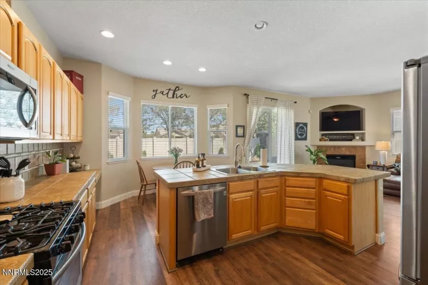 2415 Lincoln Meadows, Reno, Nevada 89521, 3 Bedrooms Bedrooms, ,2 BathroomsBathrooms,Residential,Residential,Lincoln Meadows,250054412