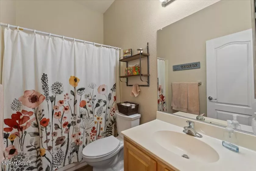 2415 Lincoln Meadows, Reno, Nevada 89521, 3 Bedrooms Bedrooms, ,2 BathroomsBathrooms,Residential,Residential,Lincoln Meadows,250054412