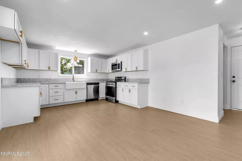 30 Patterson, Sparks, Nevada 89436, 3 Bedrooms Bedrooms, ,2 BathroomsBathrooms,Residential,Residential,Patterson,250054452